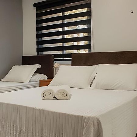 Sobrado Com 5 Suite 1 Quarto Piscina Churraqueira Ar Ate 20 Hospede Foz do Iguaçu Eksteriør billede