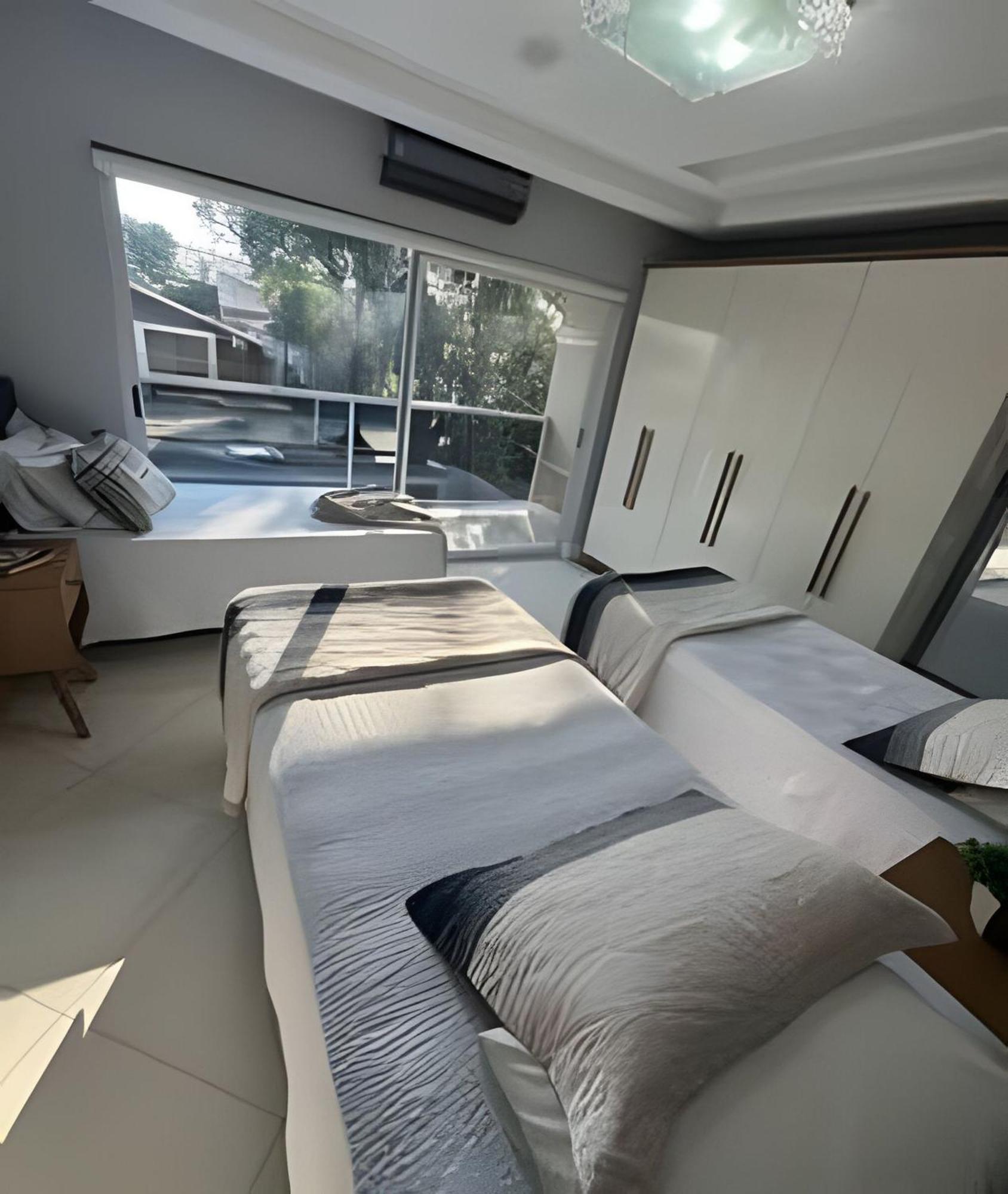 Sobrado Com 5 Suite 1 Quarto Piscina Churraqueira Ar Ate 20 Hospede Foz do Iguaçu Eksteriør billede
