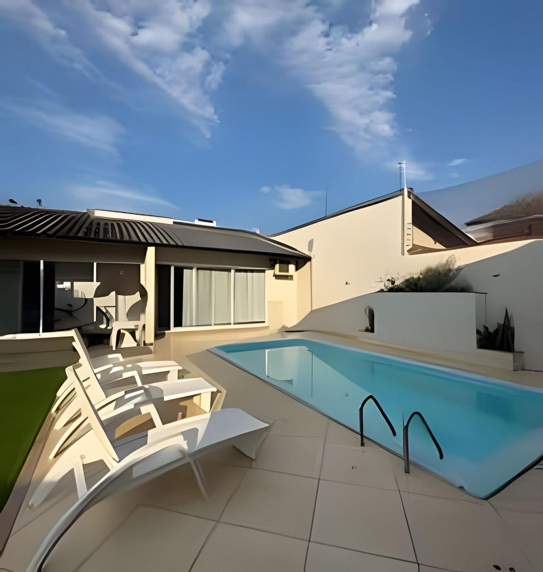 Sobrado Com 5 Suite 1 Quarto Piscina Churraqueira Ar Ate 20 Hospede Foz do Iguaçu Eksteriør billede