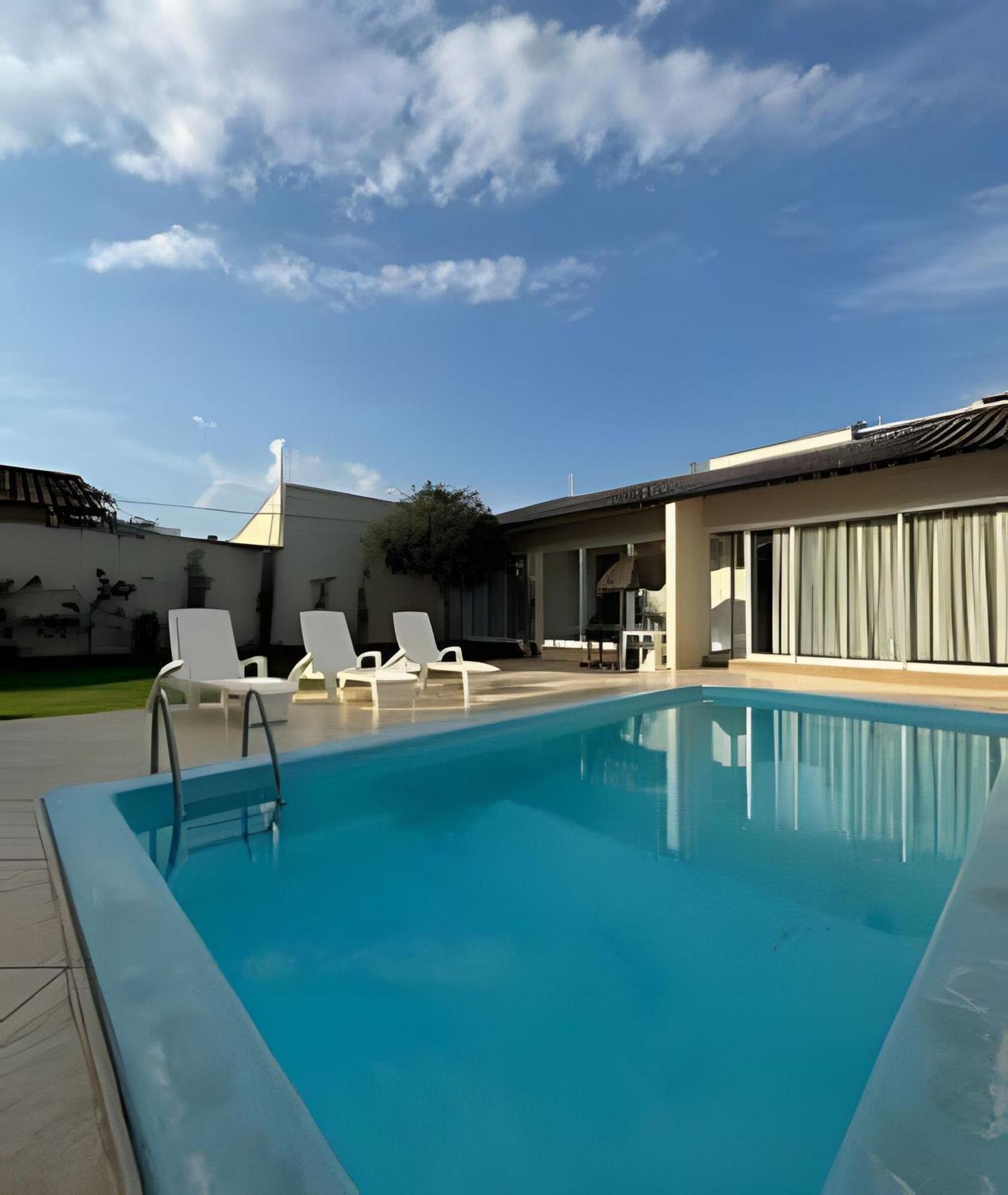 Sobrado Com 5 Suite 1 Quarto Piscina Churraqueira Ar Ate 20 Hospede Foz do Iguaçu Eksteriør billede