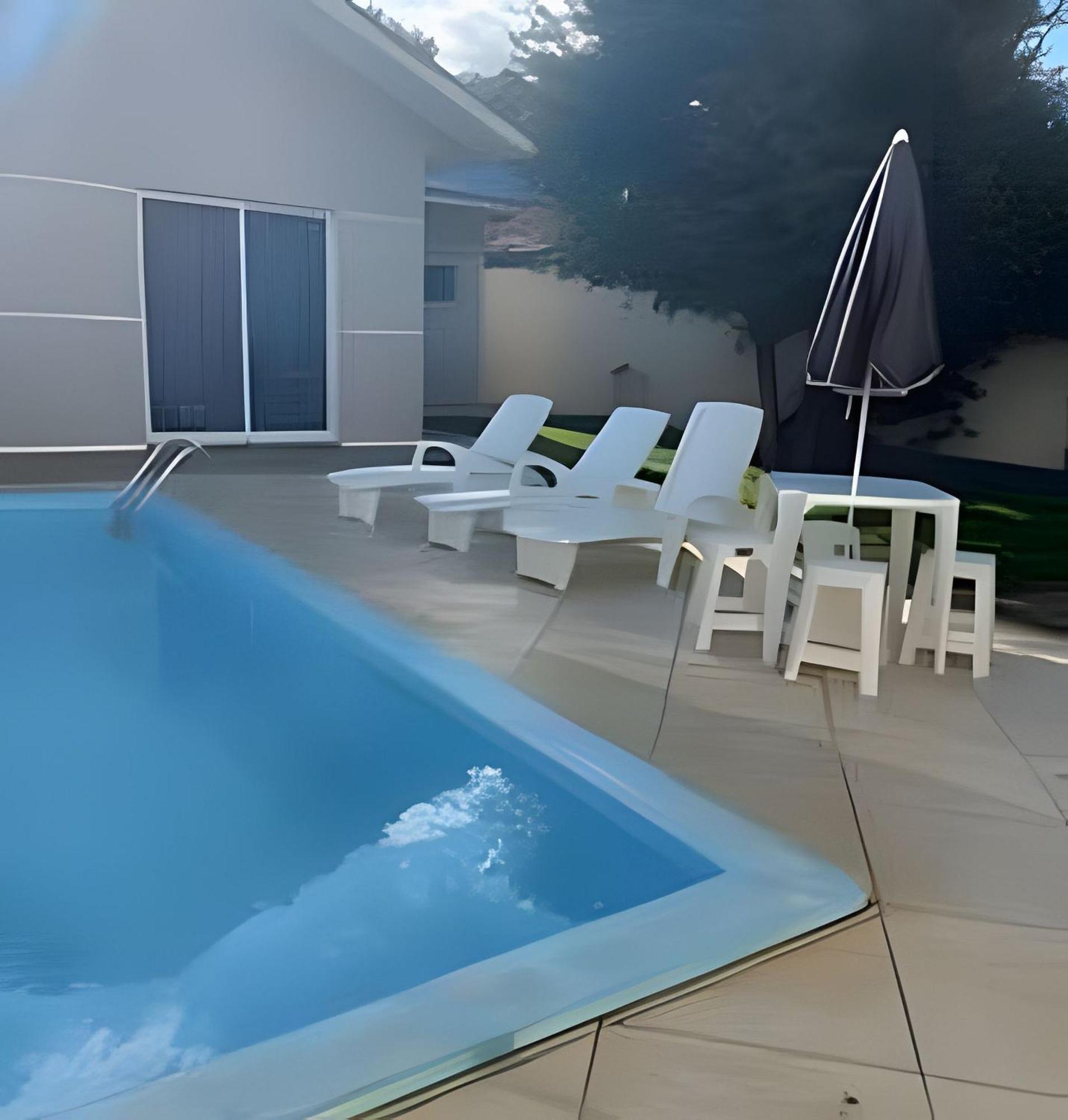 Sobrado Com 5 Suite 1 Quarto Piscina Churraqueira Ar Ate 20 Hospede Foz do Iguaçu Eksteriør billede